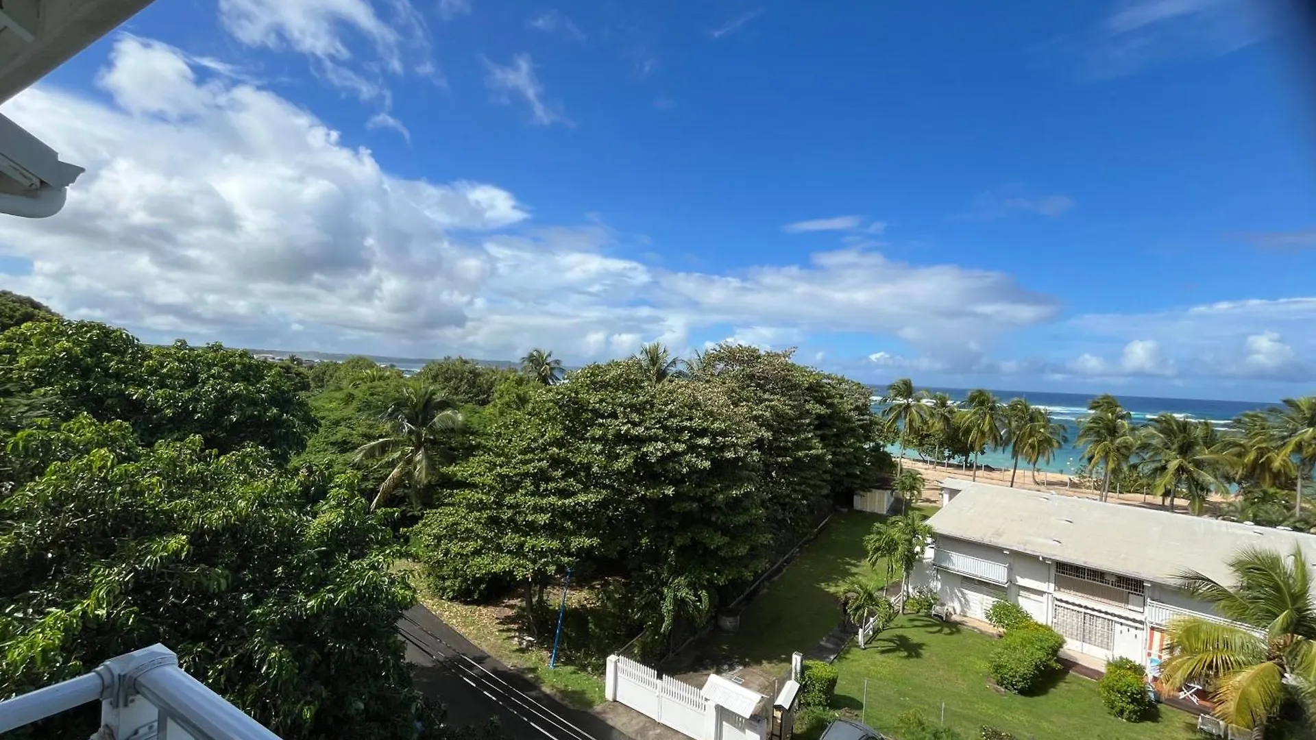 Duplex Vue Sur Mer, Plage A 100M Le Moule Appartement